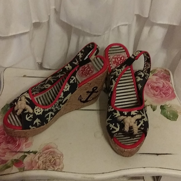 SOLD Too Fast ⚓ anchor wedges - Picture 2 of 4